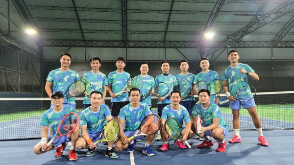 CLB TENNIS- OVERNIGHT