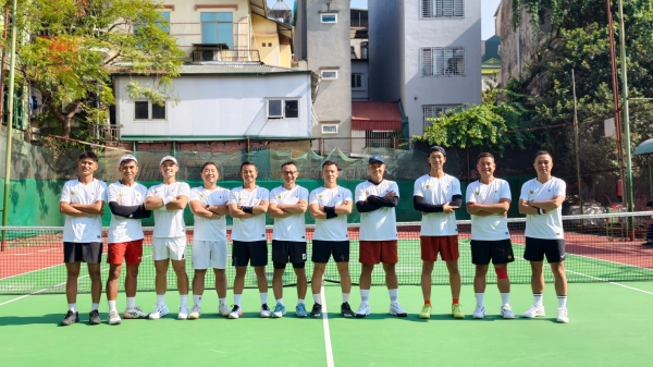 CLB 12:PM TENNIS CLUB