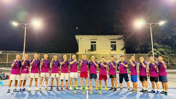 CLB TENNIS IN & OUT ( InOut)