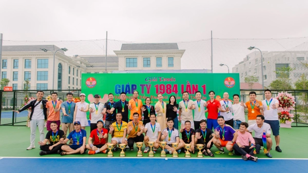 Team Tennis Giáp Tý 1984